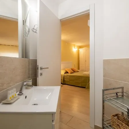 Elegant Apartment *