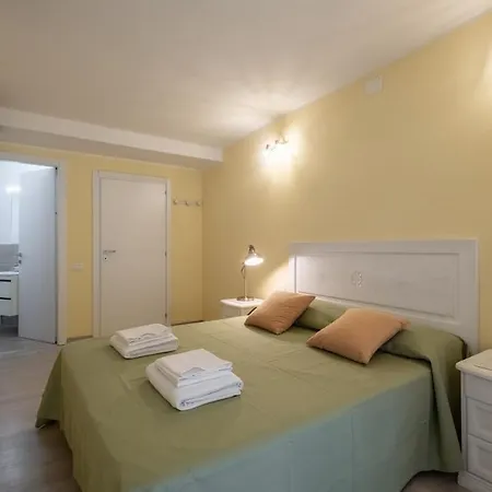 Elegant Apartment *